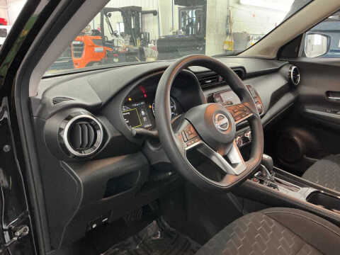 2024 Nissan Kicks SR