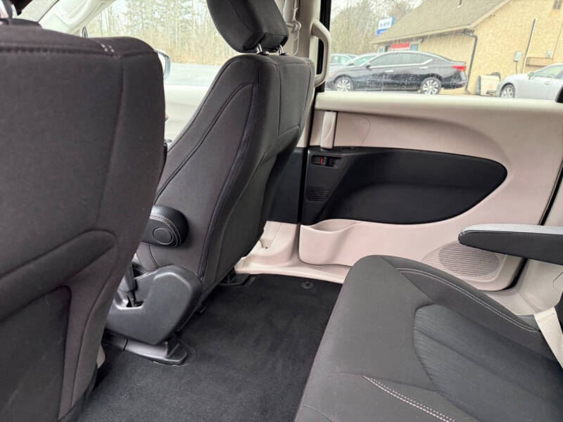 2021 Chrysler Voyager L