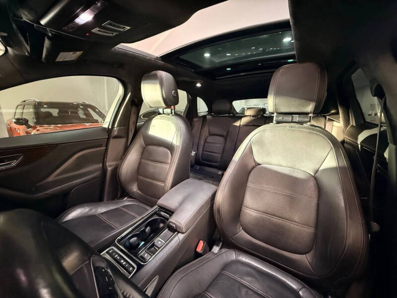 2019 Jaguar F-PACE 30t Prestige