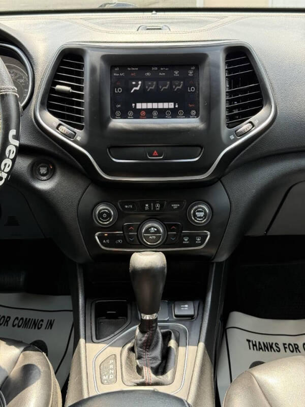 2019 Jeep Cherokee Latitude Plus