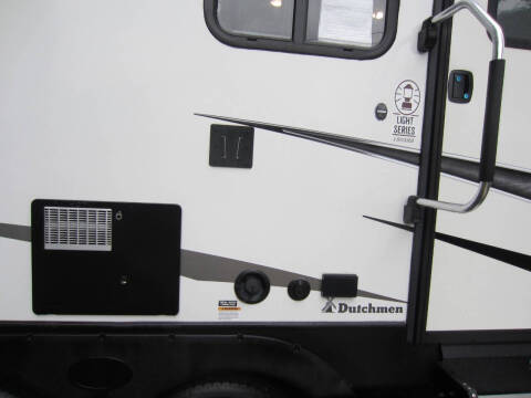 2021 Coleman Light Series 1805RB