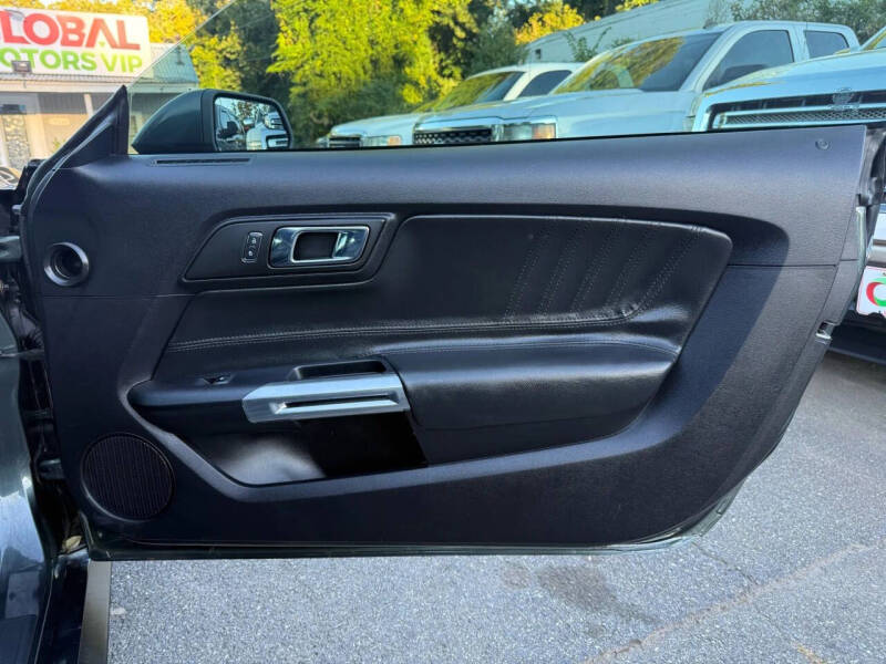 2015 Ford Mustang V6