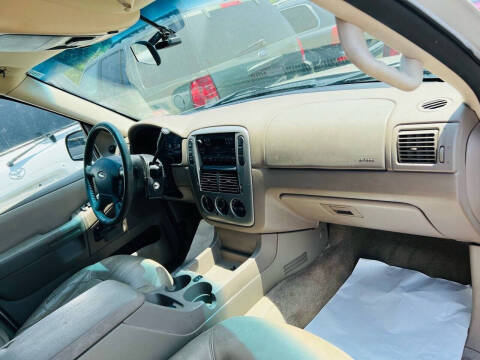 2005 Ford Explorer XLT