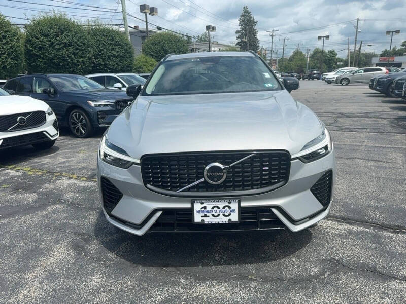 2025 Volvo XC60 T8 Plus Dark Theme