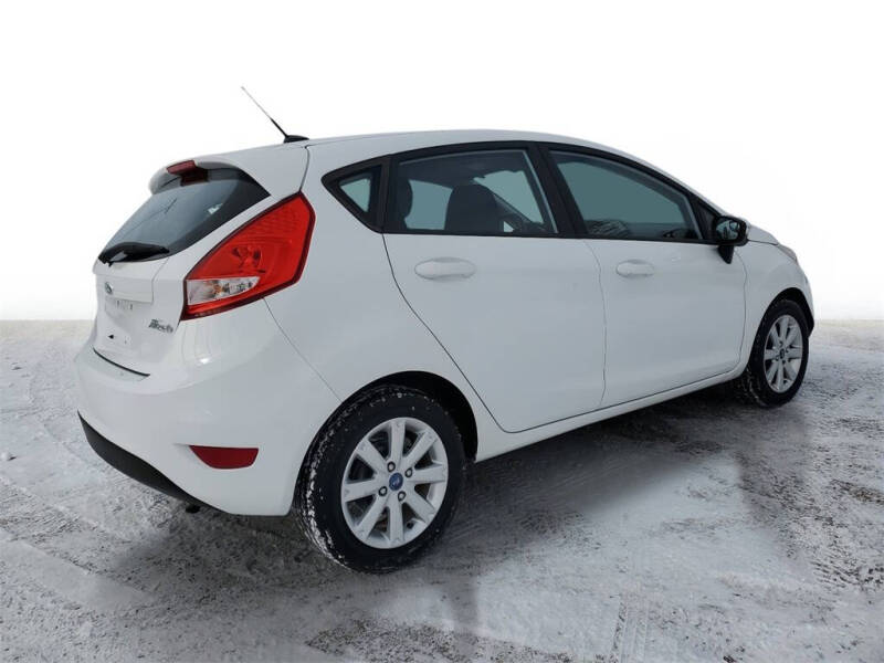 2013 Ford Fiesta SE photo 4