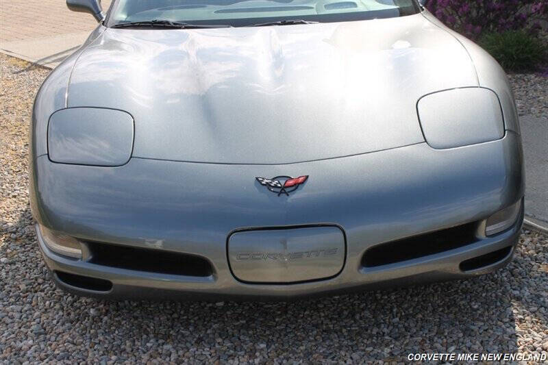 2004 Chevrolet Corvette 10