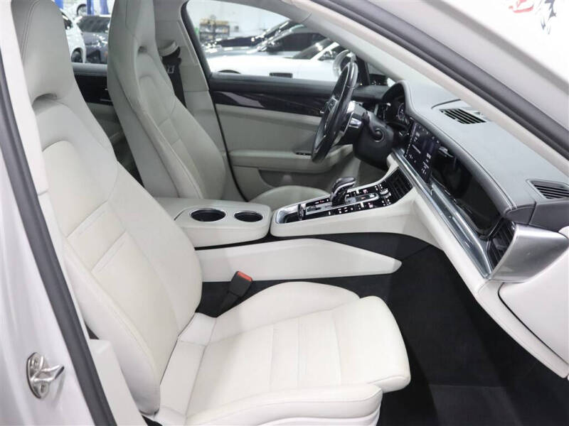 2017 Porsche Panamera 4S