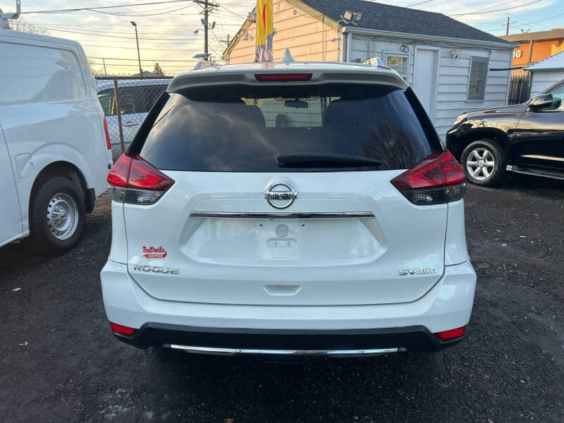 2018 Nissan Rogue SV