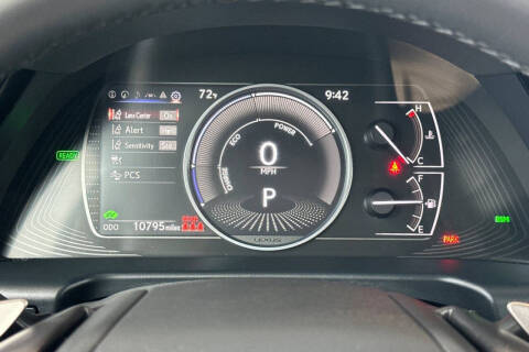 2025 Lexus ES 300h