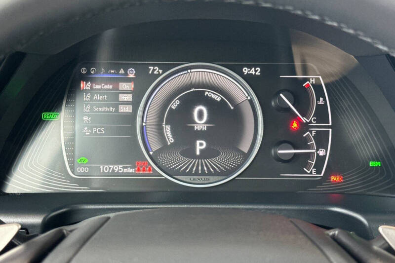 2025 Lexus ES 300h
