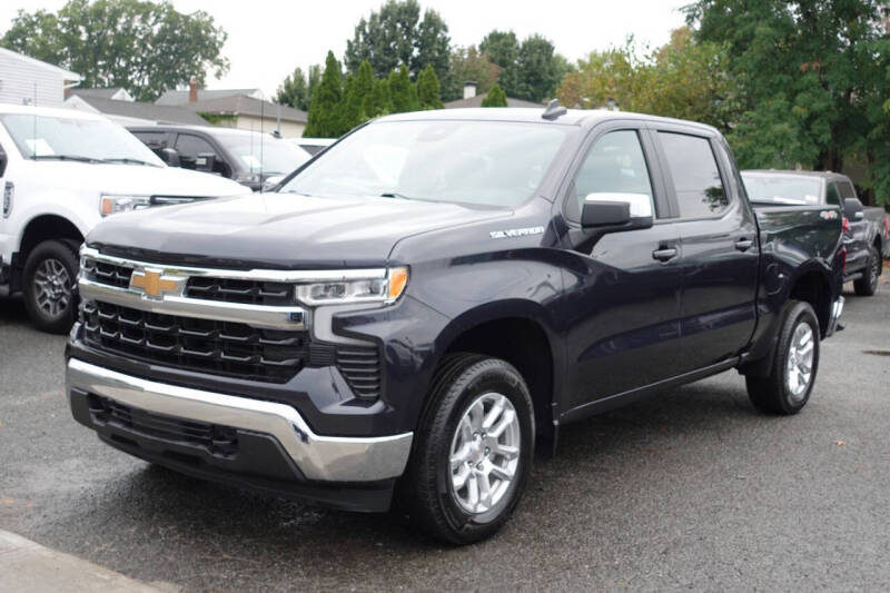 2024 Chevrolet Silverado 1500 LT's photo