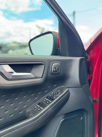 2020 Ford Escape SEL