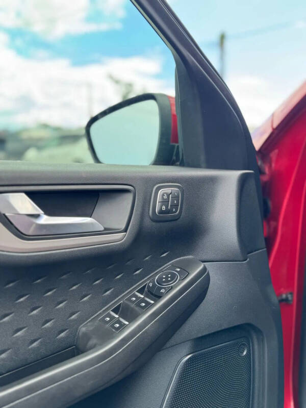 2020 Ford Escape SEL