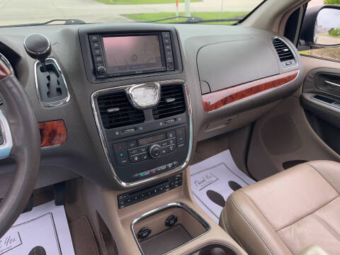 2012 Chrysler Town and Country Limited