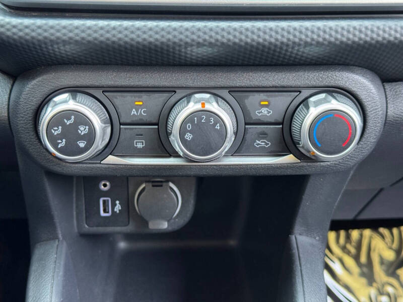 2021 Nissan Kicks S