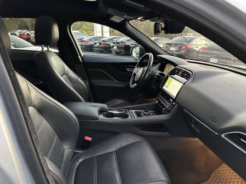 2017 Jaguar F-PACE 35t Prestige