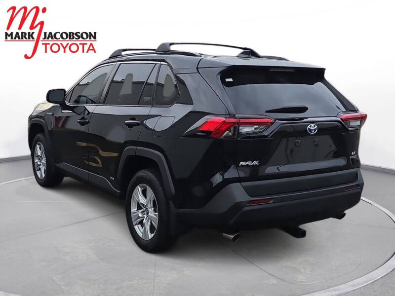 2020 Toyota RAV4 Hybrid LE