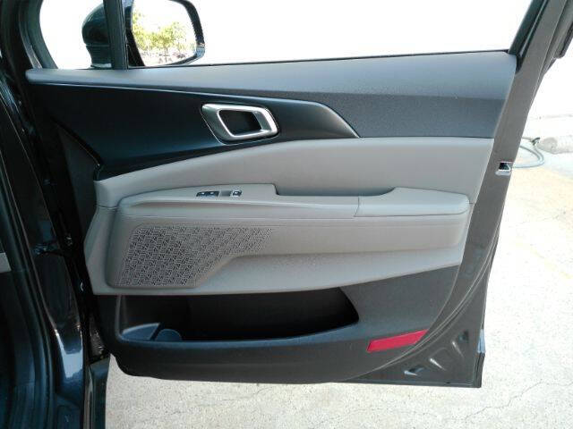 2025 Kia Carnival LXS