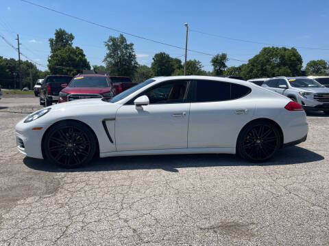 2016 Porsche Panamera 4 Edition