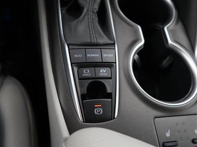 2021 Toyota Camry Hybrid XLE