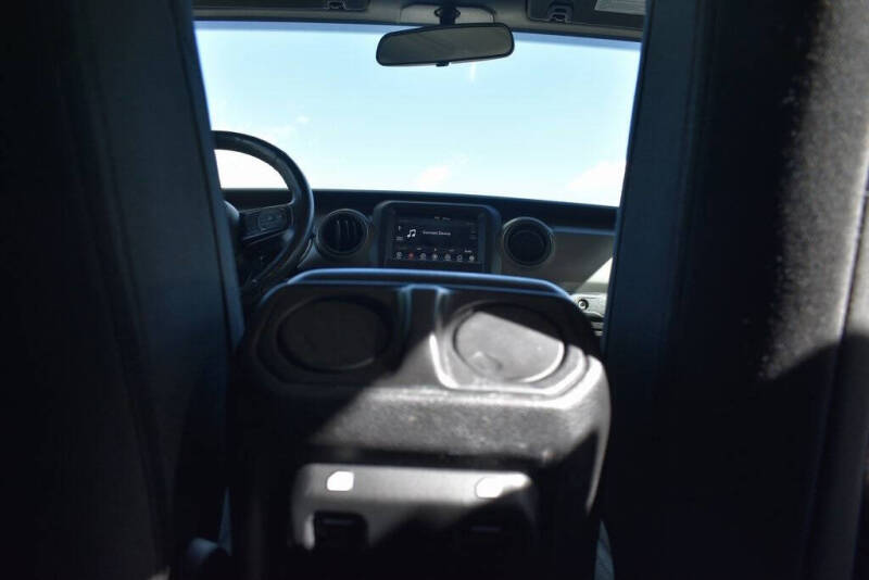 2022 Jeep Gladiator Sport