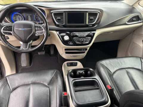 2019 Chrysler Pacifica Touring L
