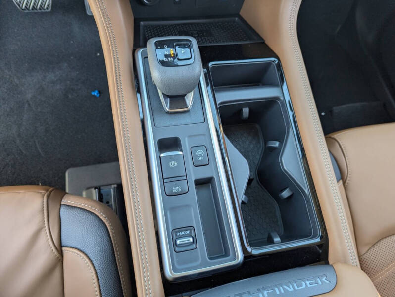 2025 Nissan Pathfinder Platinum