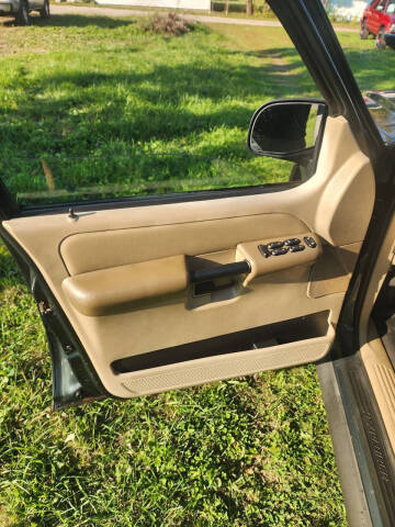 2004 Ford Explorer Sport Trac XLS