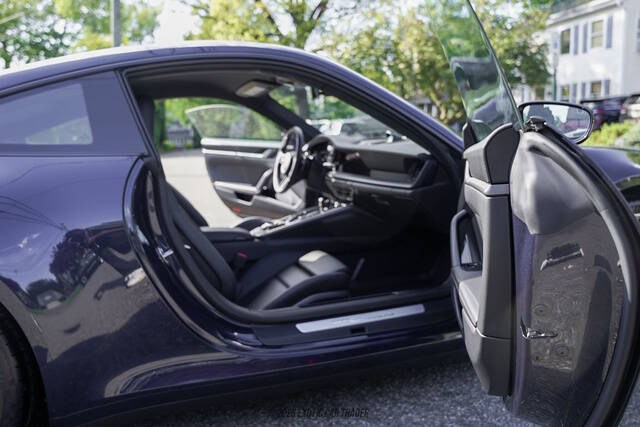 2021 Porsche 911 Carrera