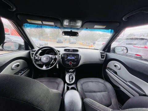 2017 Kia Soul +