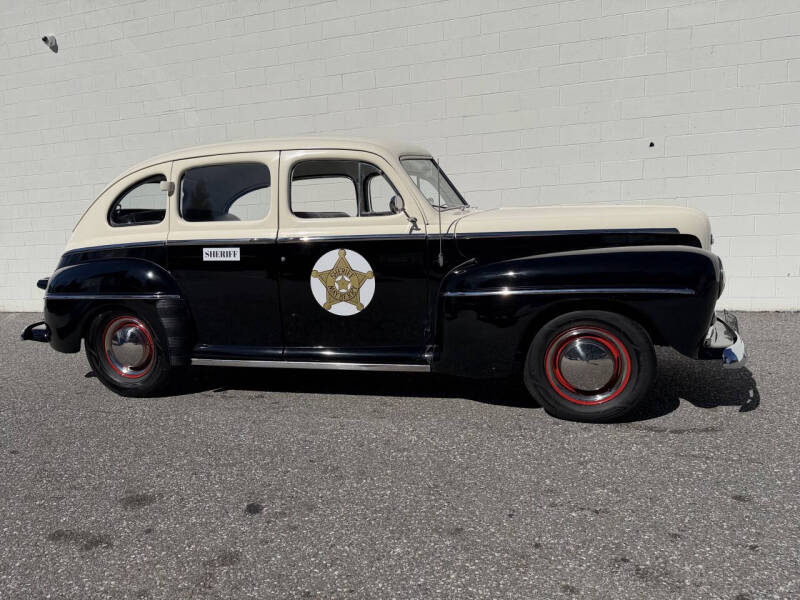 1948 Ford Super Deluxe