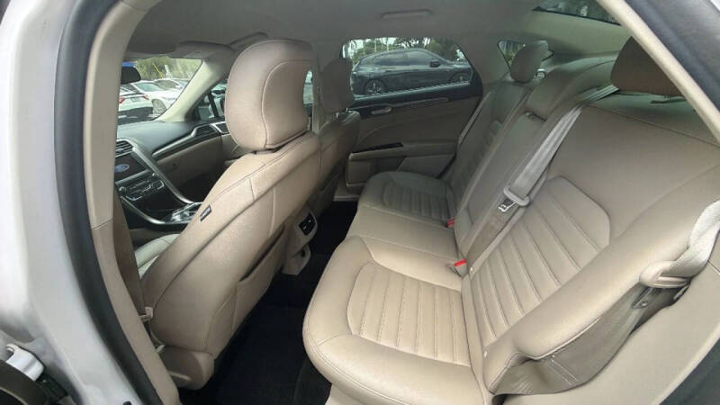2017 Ford Fusion SE