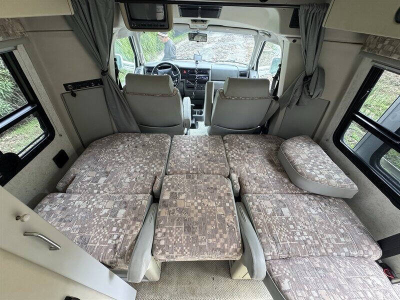 2002 Winnebago Rialta 22QD
