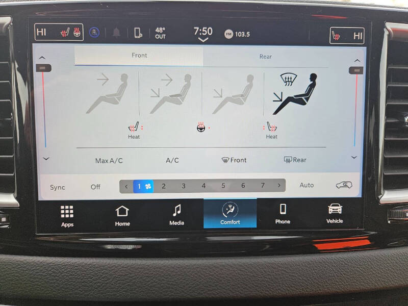 2024 Chrysler Pacifica Touring L