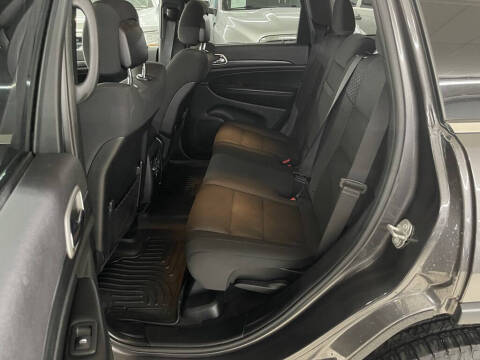 2019 Jeep Grand Cherokee Laredo