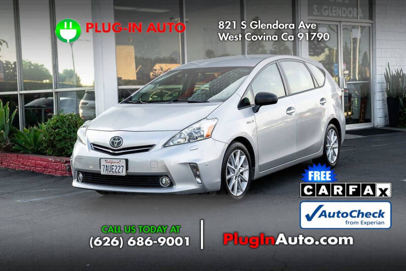 2013 Toyota Prius v Five