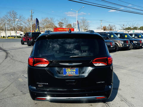 2017 Chrysler Pacifica Limited