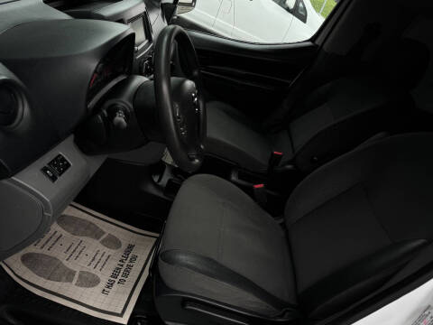 2021 Nissan NV200 SV