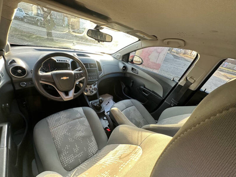 2016 Chevrolet Sonic LS Manual