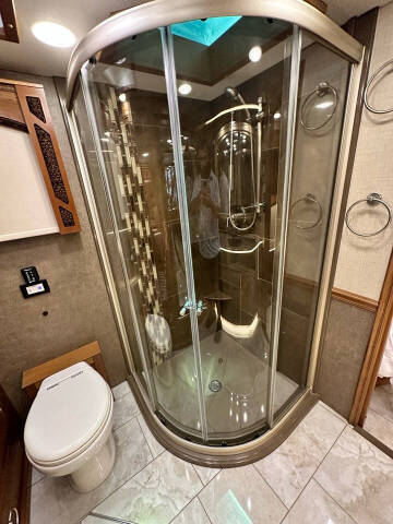 2017 Entegra Anthem 44b 1.5 Bath, 450hp Dies