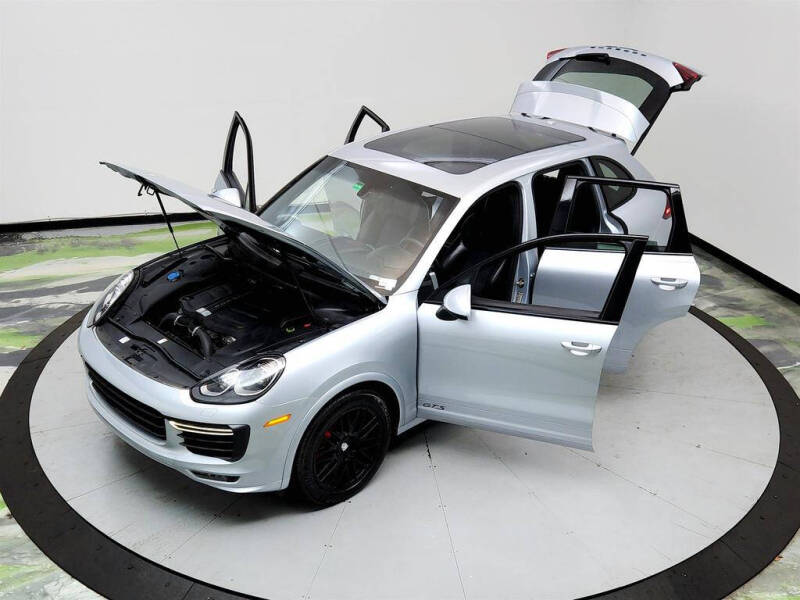 2016 Porsche Cayenne GTS