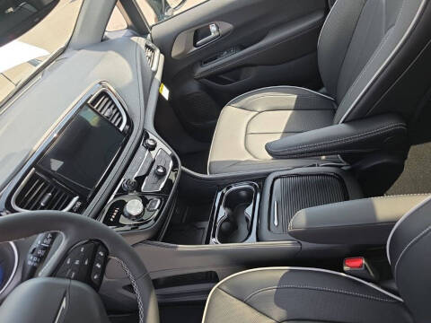 2027 Chrysler Pacifica Limited