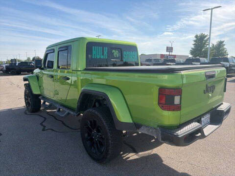 2025 Jeep Gladiator NightHawk