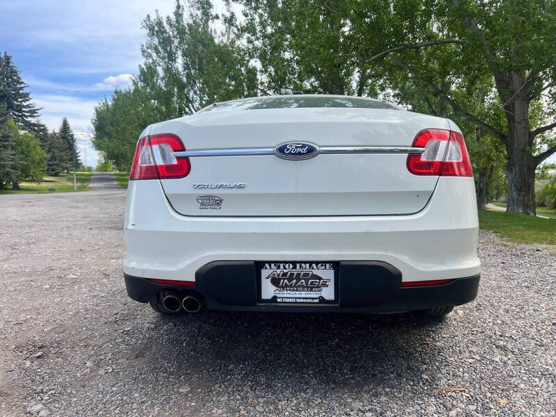 2011 Ford Taurus SE
