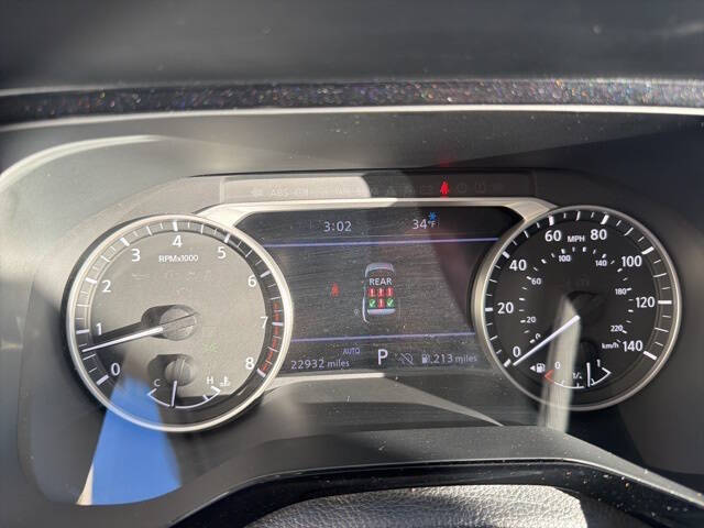 2025 Nissan Pathfinder SL