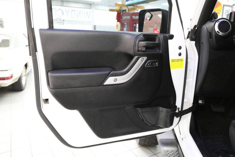 2012 Jeep Wrangler Unlimited Sahara