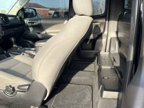 2017 Toyota Tacoma SR