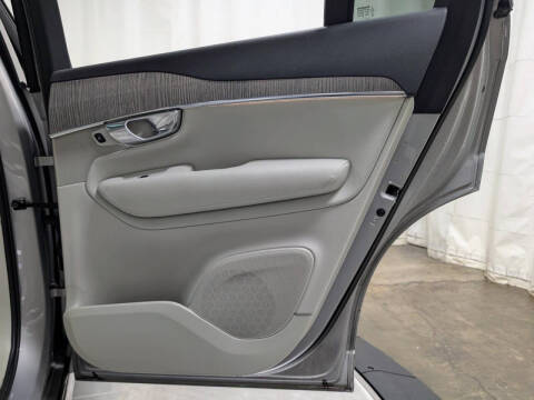 2025 Volvo XC60 B5 Plus Dark Theme