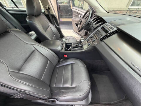 2011 Ford Taurus SEL