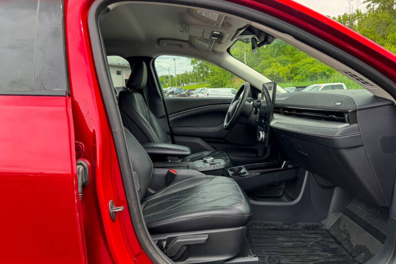 2022 Ford Mustang Mach-E Select